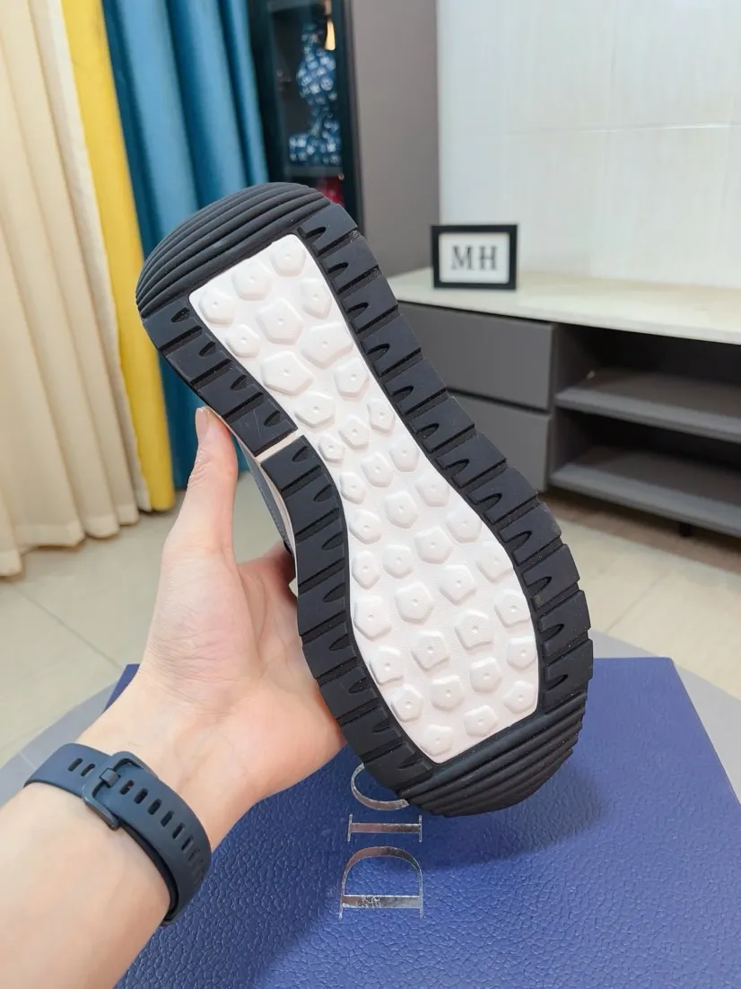 Men's men's shoes 💰438🌹🌹【Dior】Best-selling official website world premiere🔝High-end men's shoes brand official website latest series: The upper is made of imported cowhide with specially designed fabrics➕Mesh breathable lining. Make walking more convenient and comfortable! Compared with the official quality, Midea’s 1:1 replica. Create a fashionable personality to set off your uniqueness! A must-have for trendy men! Classic style. Men's sizes: 38-44.